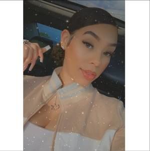 Meet your Posher, Desiree